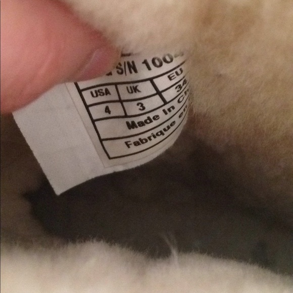 *Black sequins uggs - Picture 3 of 4